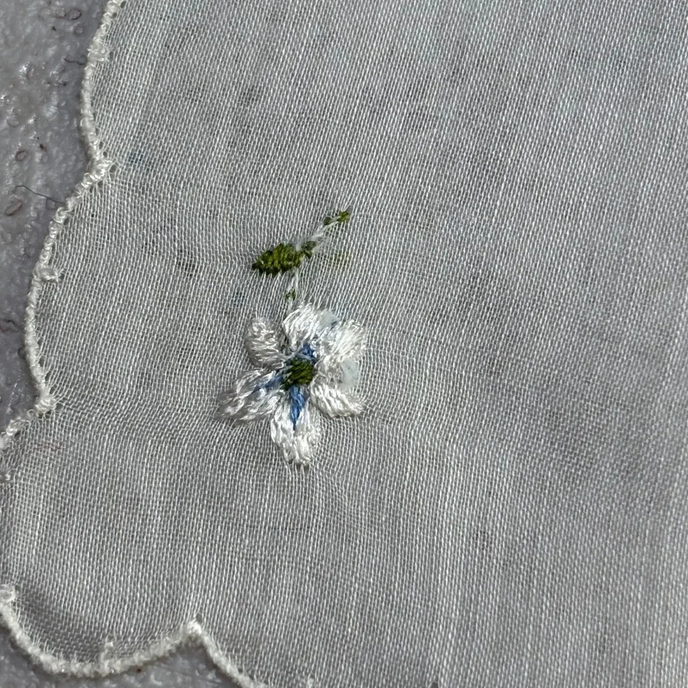Vintage Handkerchief White Blue Floral Embroidered Scalloped Edge Linen 11x11